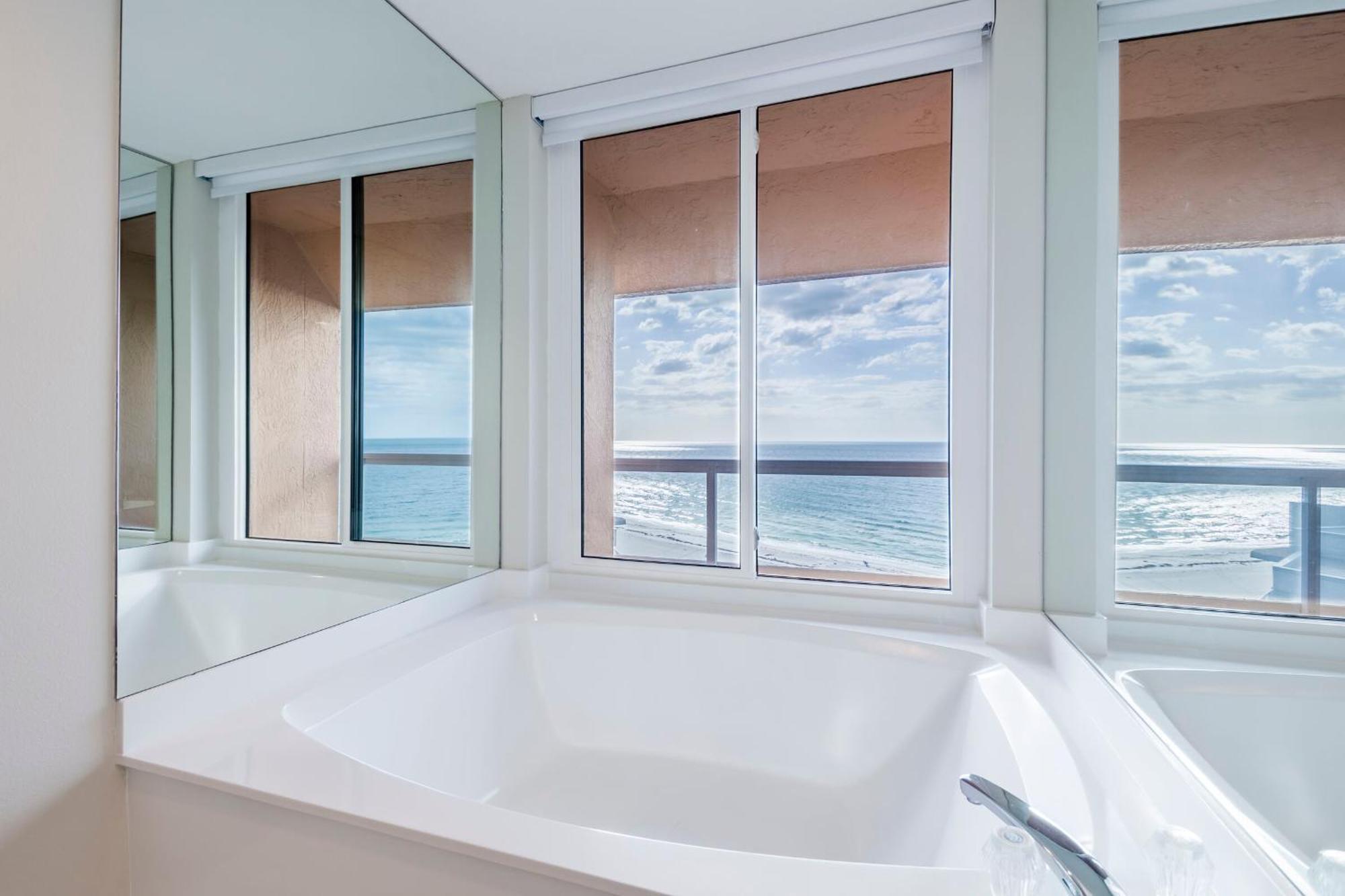 Steps To Beach & Pool - Resort Amenities Galore! 클리어워터 비치 외부 사진